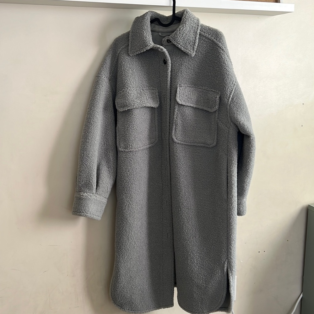 H&M heavy teddy coat color GREy